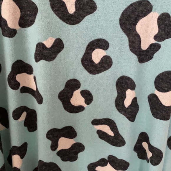 Medium Boutique Dress - Picture 3 of 3